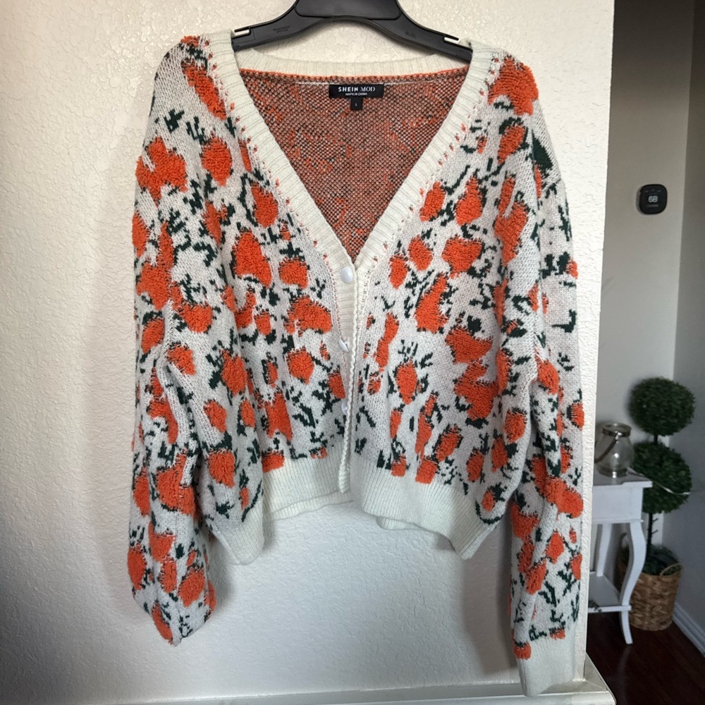 Cream and Orange Floral V-Neck Cropped Cardigan Sweater Large - Picture 3 of 12